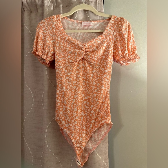 Pink Lily Tops - NWOT ORANGE FLORAL BODY SUIT WITH PUFF SLEEVES  - Bundle and Save!